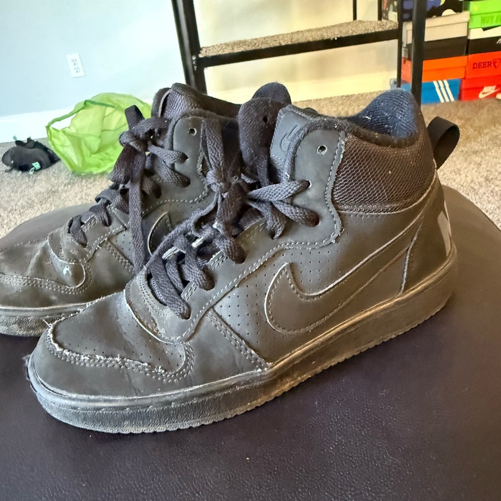 Nike Kids Black Court Borough Hightop Sneakers Youth Size 5